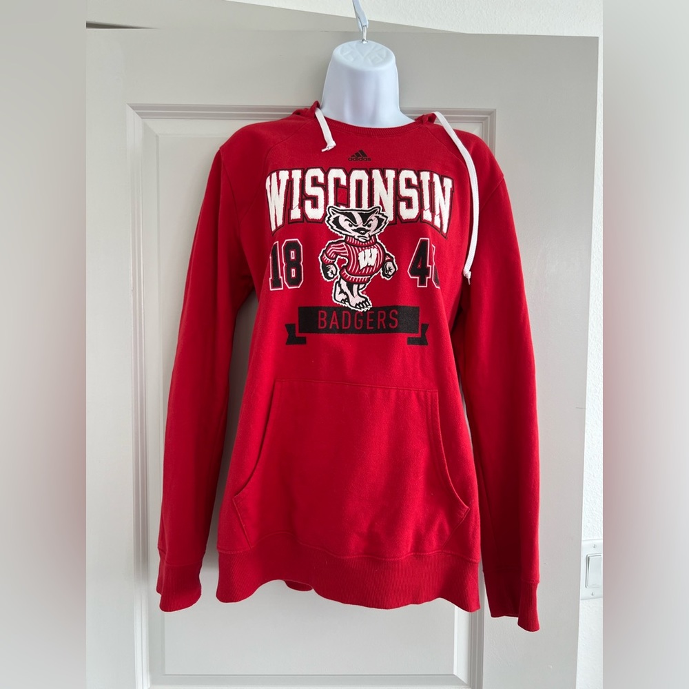 Wisconsin Badgers 🦡 women’s hoodie